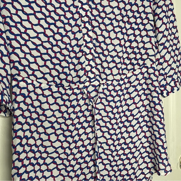 ⭐️(Xs) smart set blue and pink chain print blouse - Picture 3 of 4